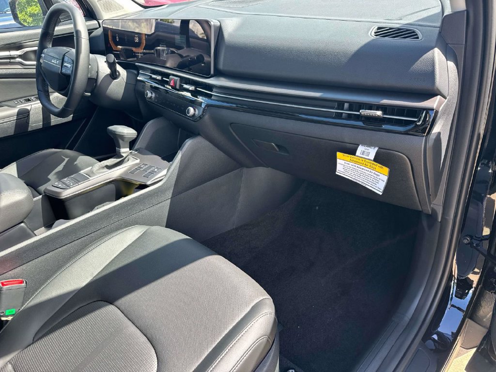 New 2026 Kia Sportage EX w/ EX Panorama Roof Package FWD image 16