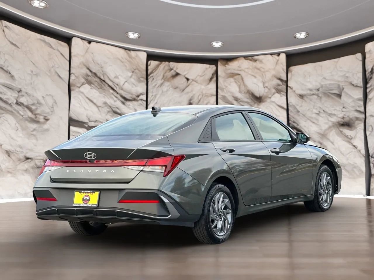 Used 2024 Hyundai Elantra SEL image 5