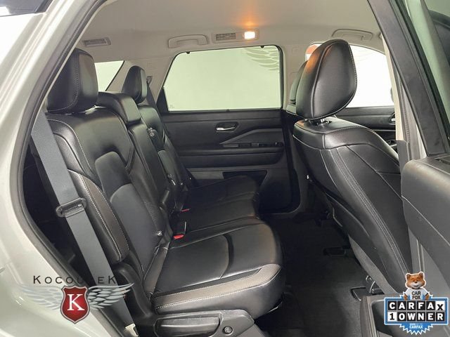 Used 2024 Nissan Pathfinder SL w/ Black Appearance Package AWD/4WD image 22