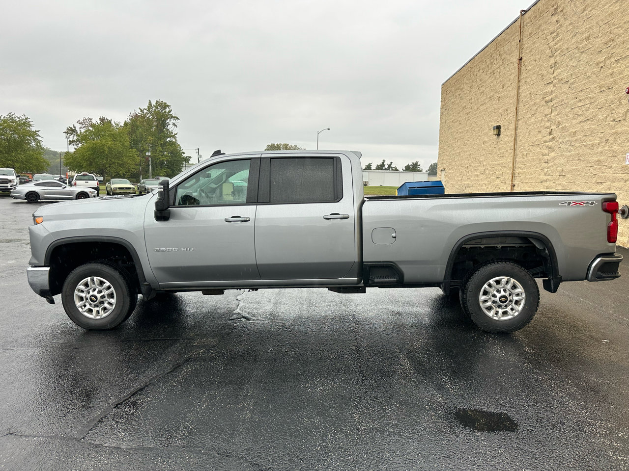 Used 2025 Chevrolet Silverado 2500 LT w/ Convenience Package image 2