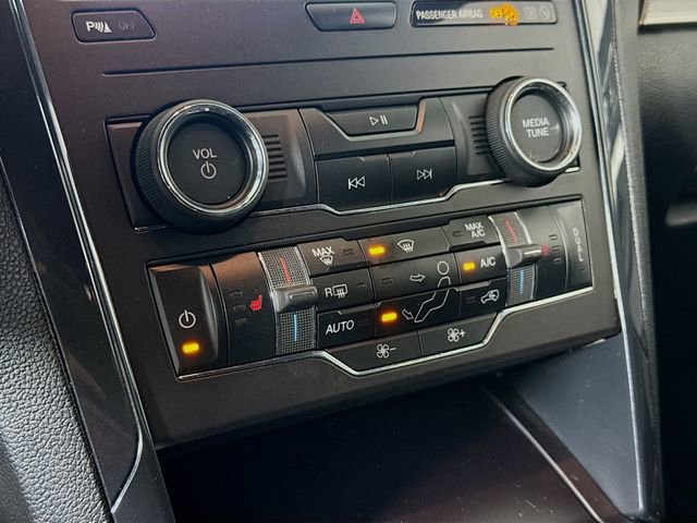 Certified 2019 Ford Explorer XLT w/ Equipment Group 202A image 14