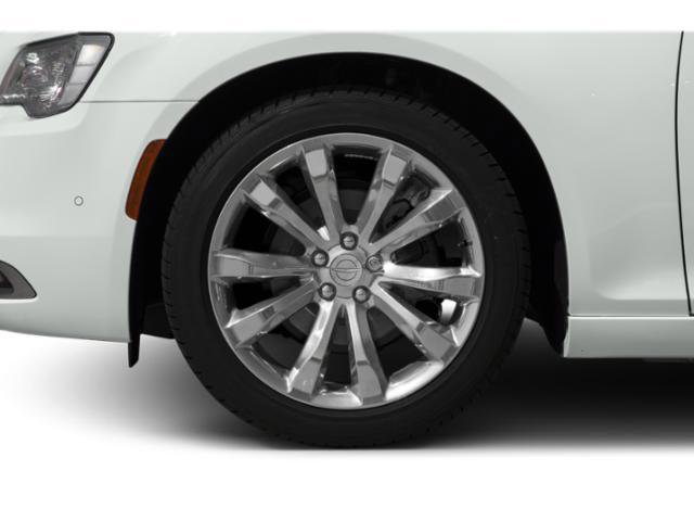 Used 2019 Chrysler 300 Touring w/ Chrome Appearance Package RWD image 14