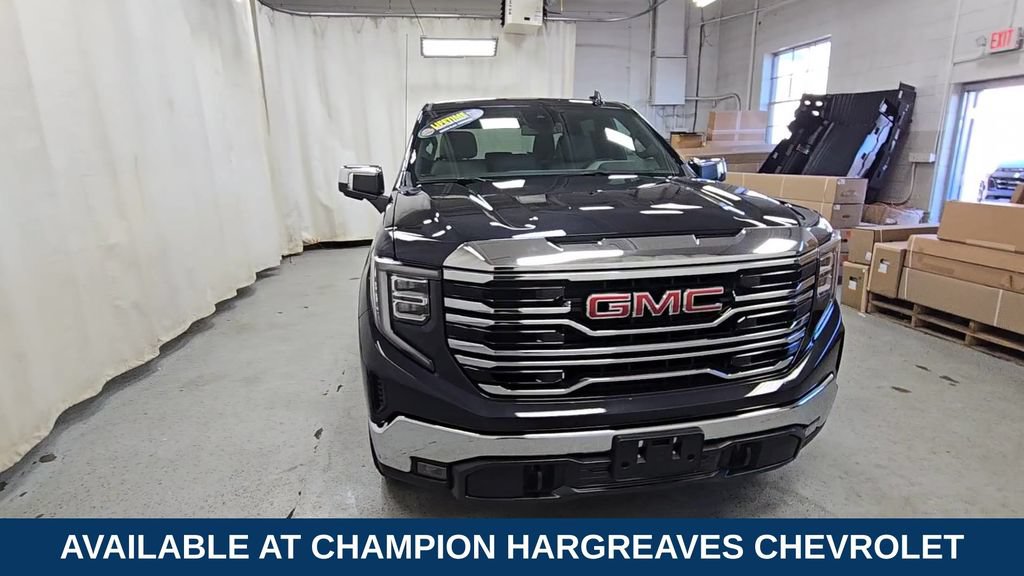 Used 2025 GMC Sierra 1500 SLT AWD/4WD image 3