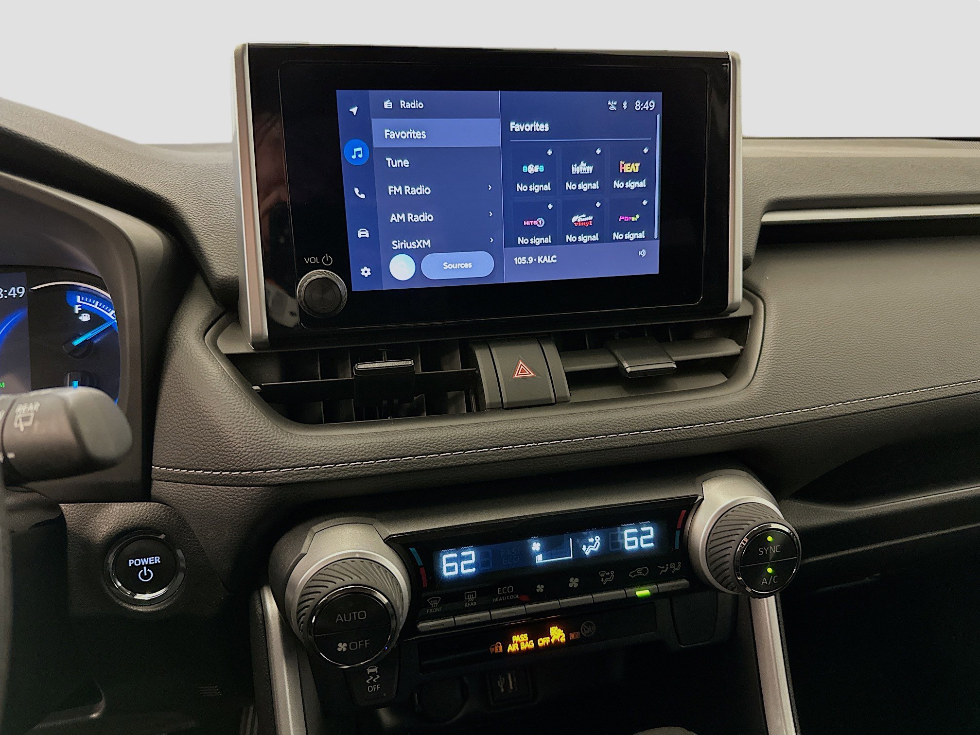 Used 2025 Toyota RAV4 XLE image 26