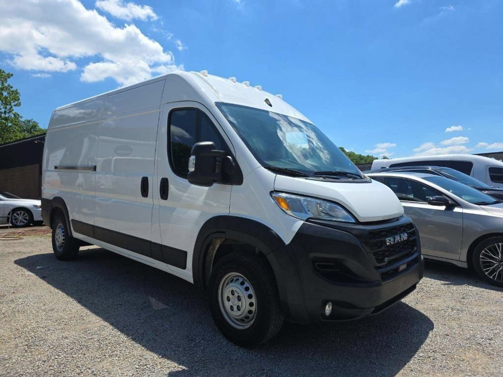 Used 2024 RAM ProMaster 2500 w/ Convenience Group FWD image 2