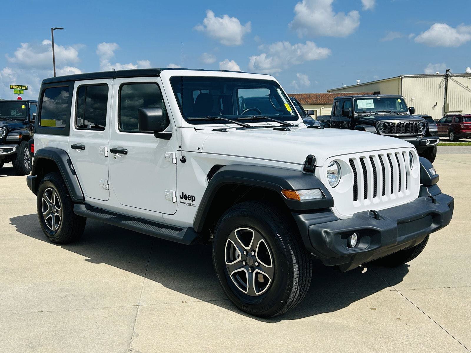 Used 2022 Jeep Wrangler Unlimited Sport AWD/4WD image 2