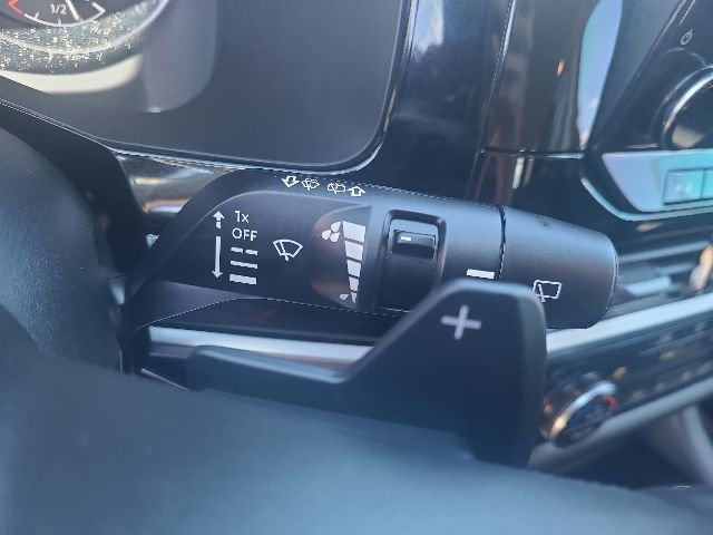 Used 2025 Nissan Pathfinder SL FWD image 14