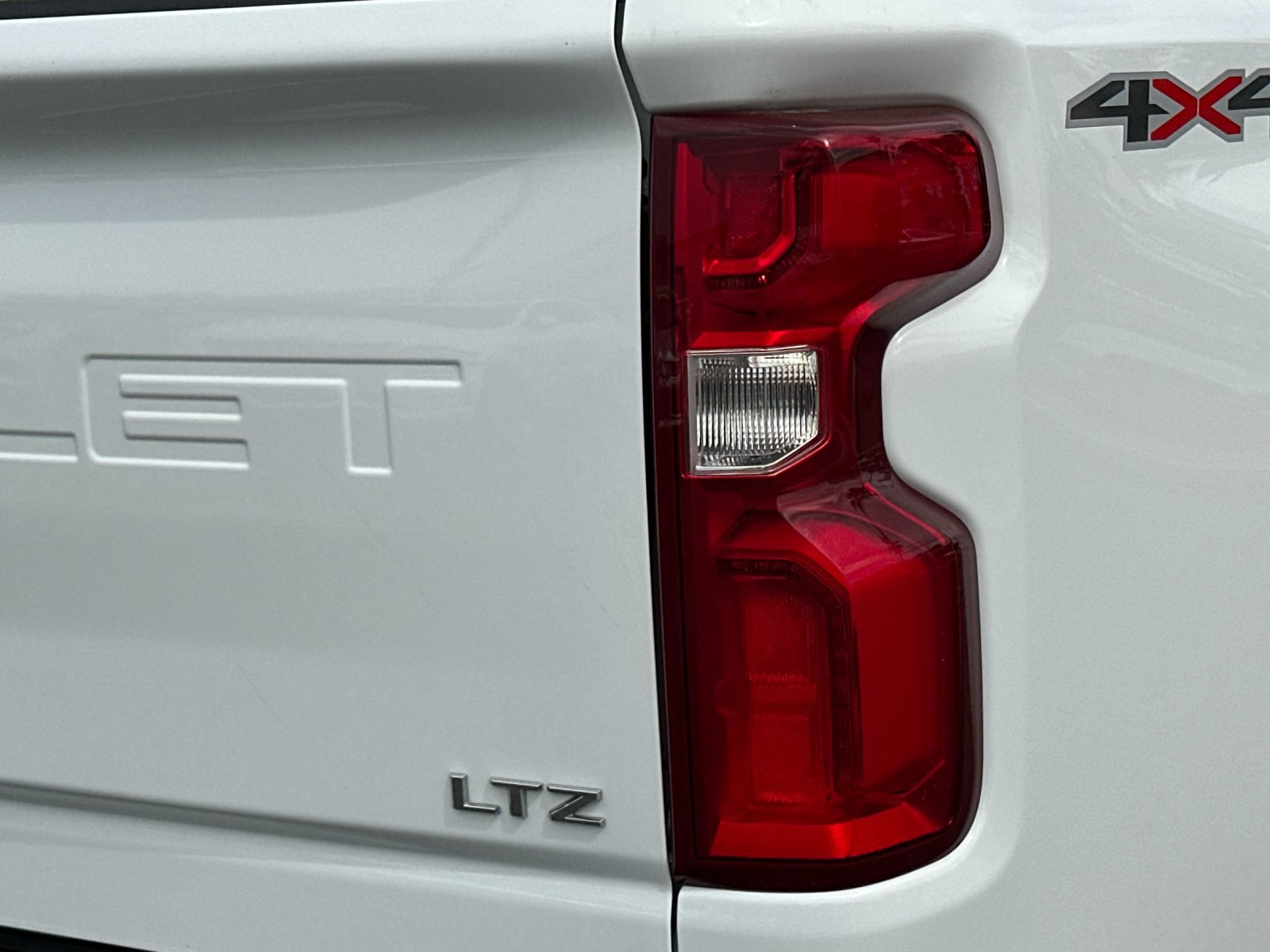 Used 2024 Chevrolet Silverado 2500 LTZ AWD/4WD image 26