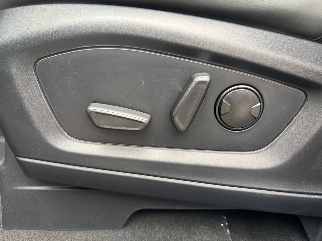 New 2026 Ford Explorer Active w/ Active Comfort Package image 21