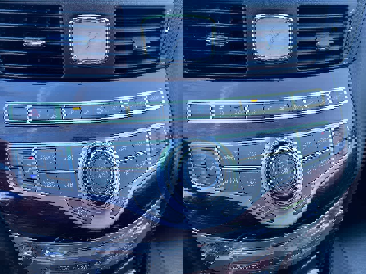 Used 2019 INFINITI Q70 Luxe image 19