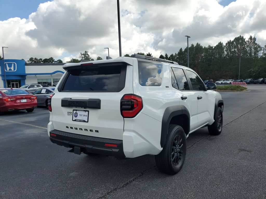Used 2025 Toyota 4Runner SR5 AWD/4WD image 6