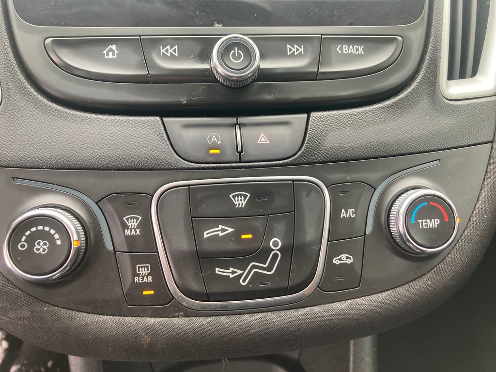 Used 2022 Chevrolet Malibu LS image 25