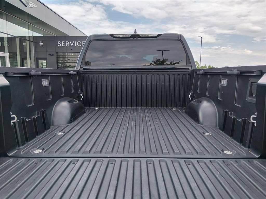 Used 2023 Toyota Tundra Platinum AWD/4WD image 15