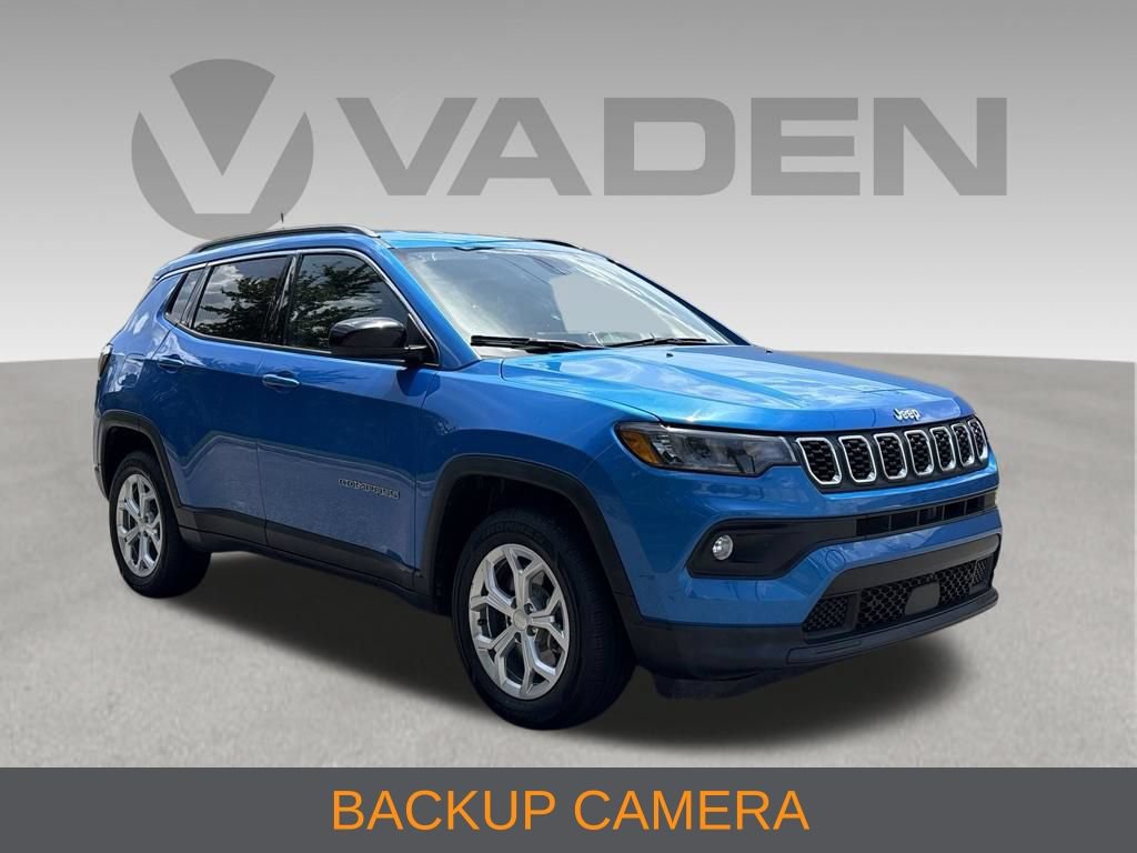 Used 2024 Jeep Compass Latitude AWD/4WD image 3
