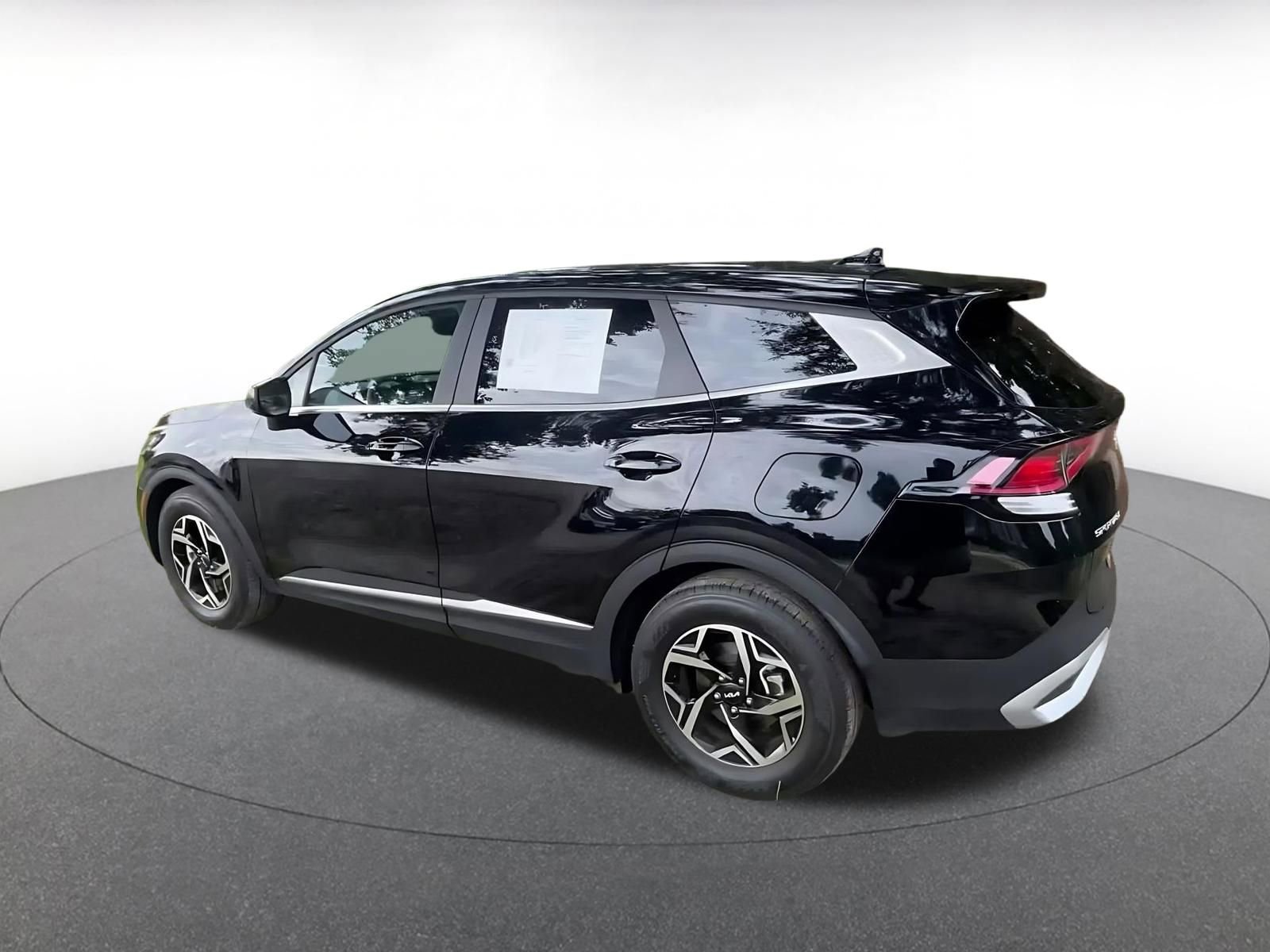 Used 2025 Kia Sportage LX FWD image 10
