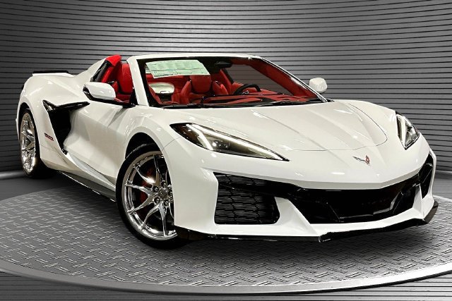 New 2027 Chevrolet Corvette Grand Sport w/ Chrome Exterior Badge Package RWD image 2