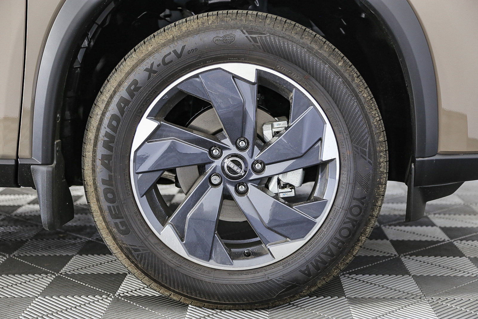 New 2025 Nissan Rogue SV AWD/4WD image 11