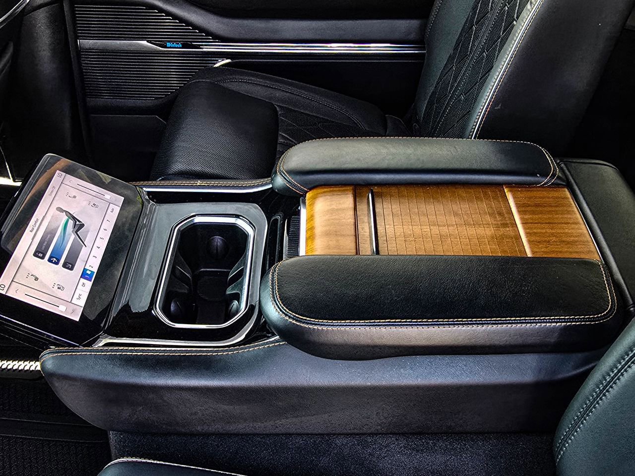 Used 2022 Jeep Grand Wagoneer Series III AWD/4WD image 21