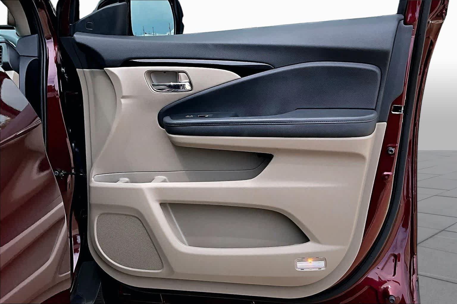 Used 2022 Honda Pilot Touring image 23