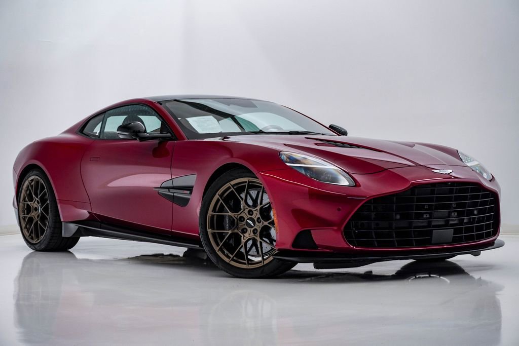 Used 2025 Aston Martin Vanquish RWD image 1