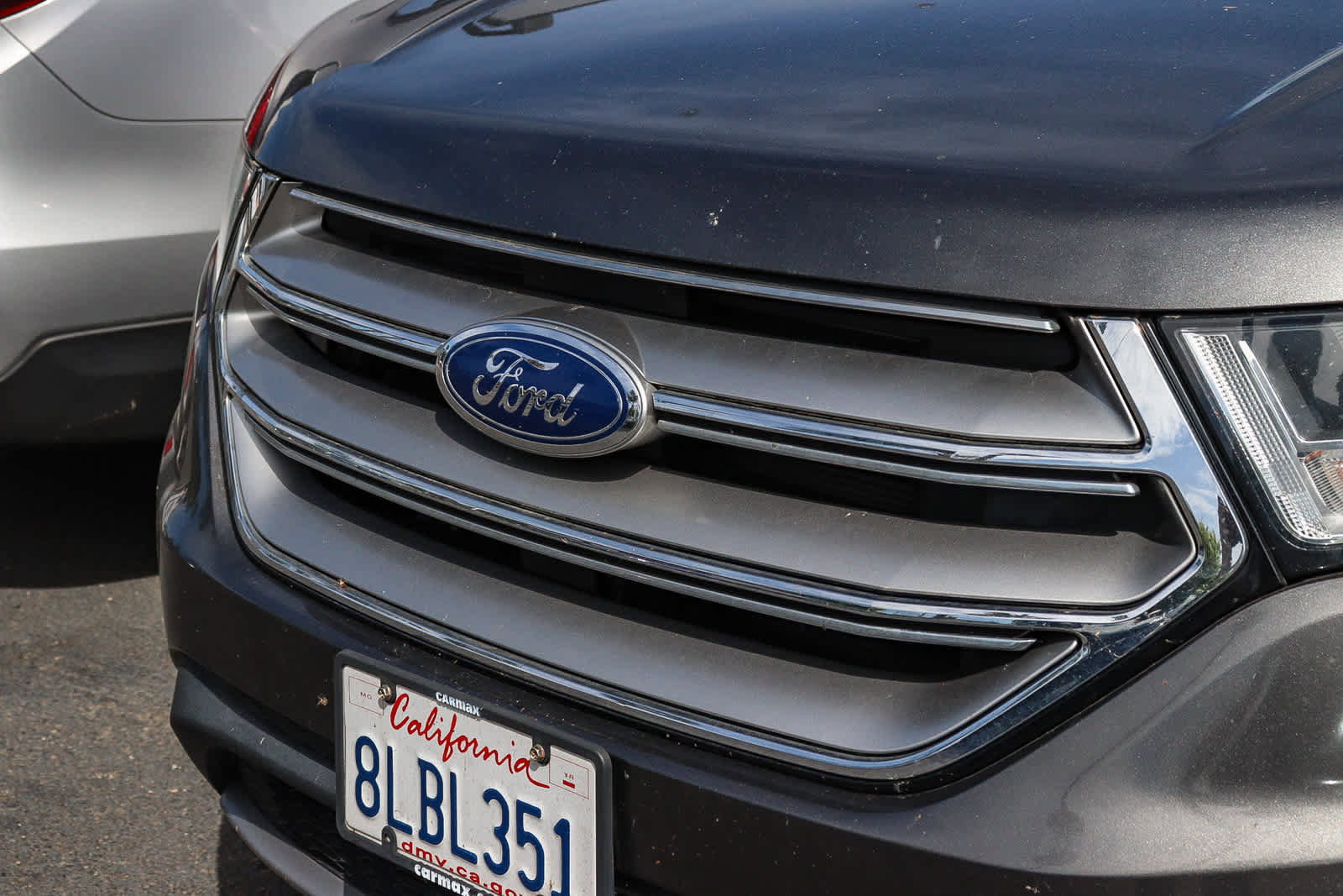 Used 2018 Ford Edge Titanium w/ Technology Package image 3