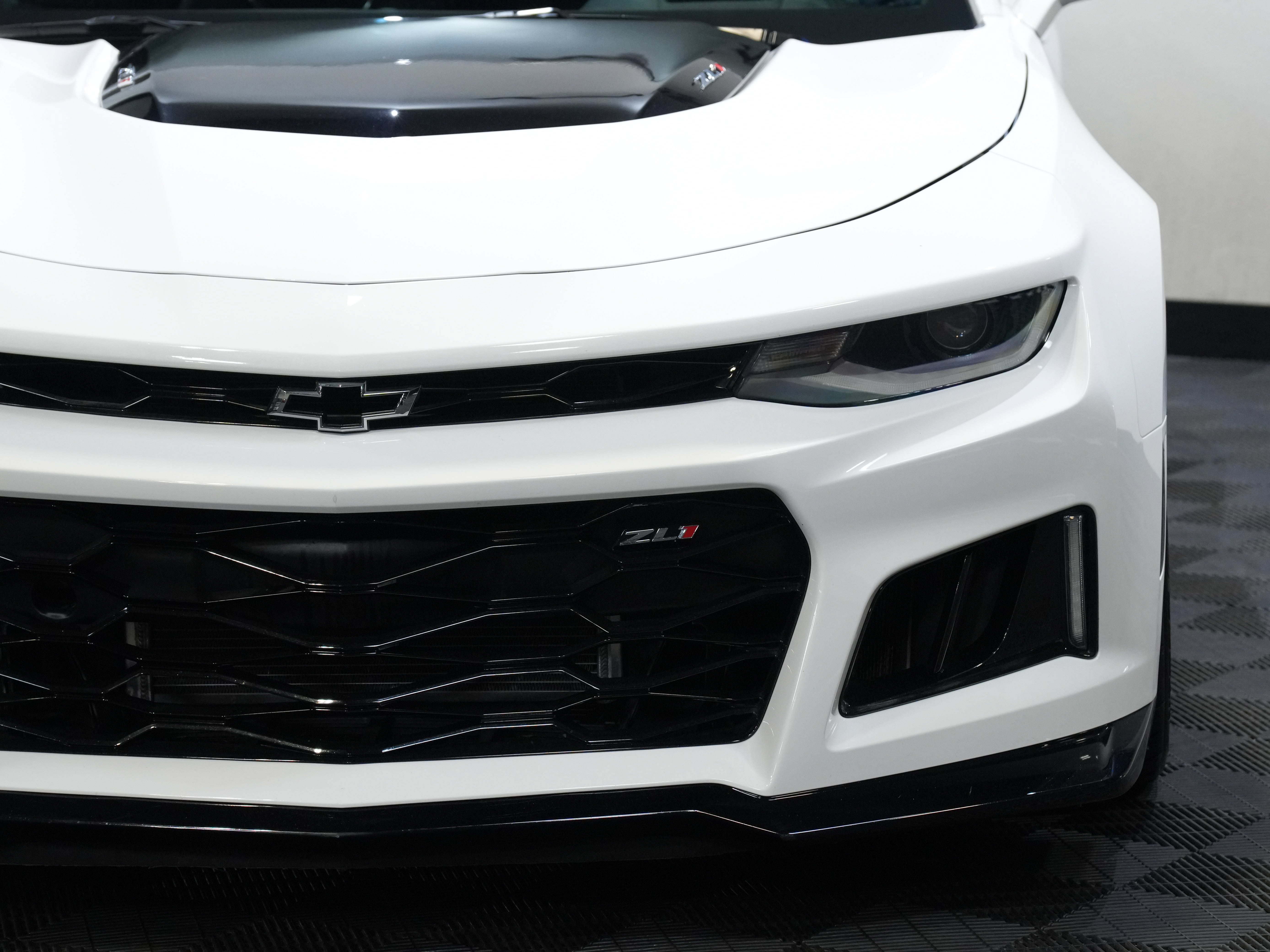 Used 2017 Chevrolet Camaro ZL1 RWD image 10