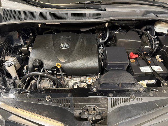 Used 2020 Toyota Sienna L image 46