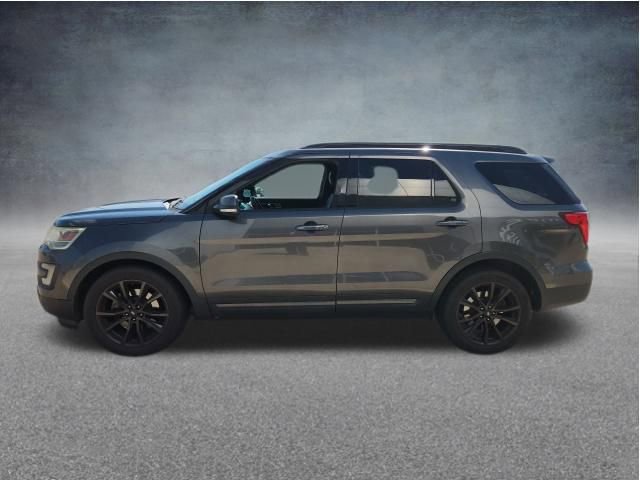 Used 2017 Ford Explorer XLT w/ Equipment Group 202A FWD image 6