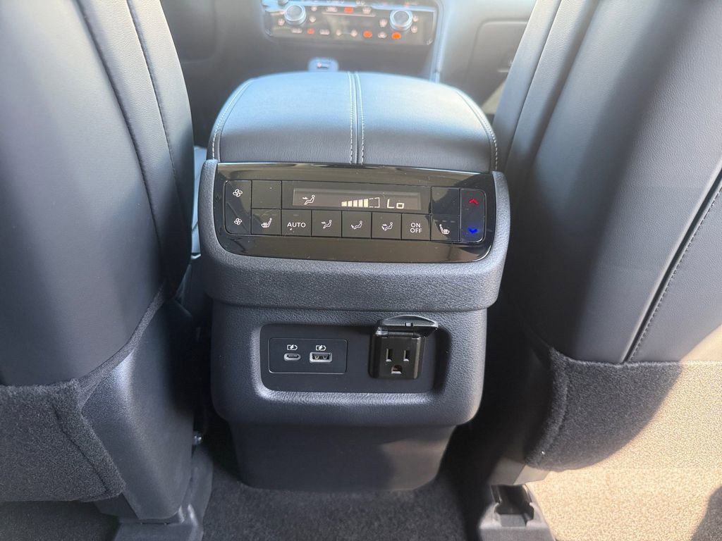 New 2025 INFINITI QX60 Sensory w/ Vision Package image 29