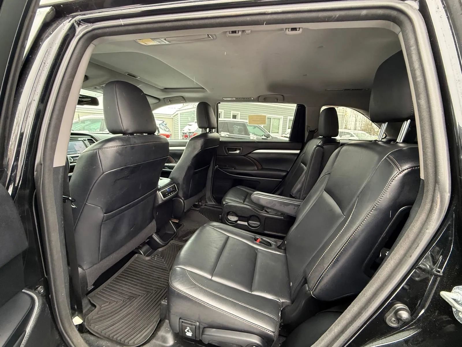 Used 2015 Toyota Highlander XLE image 10