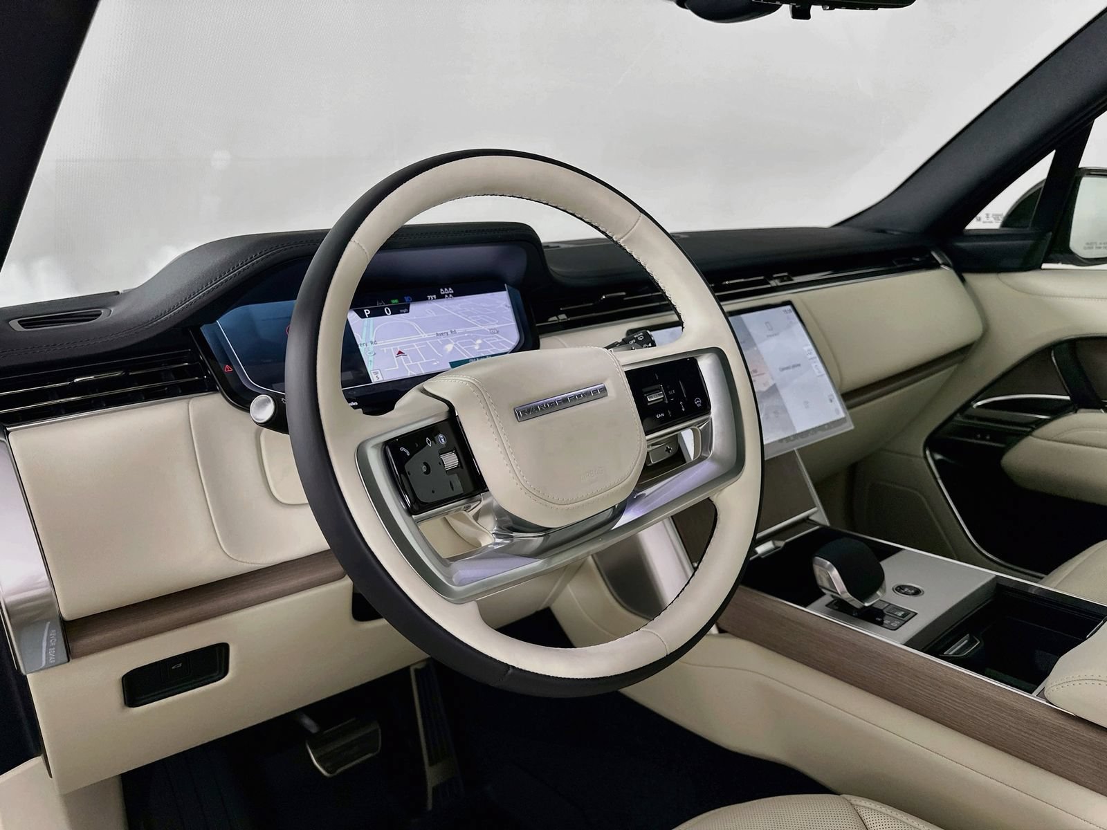 New 2026 Land Rover Range Rover Long Wheelbase SE AWD/4WD image 31