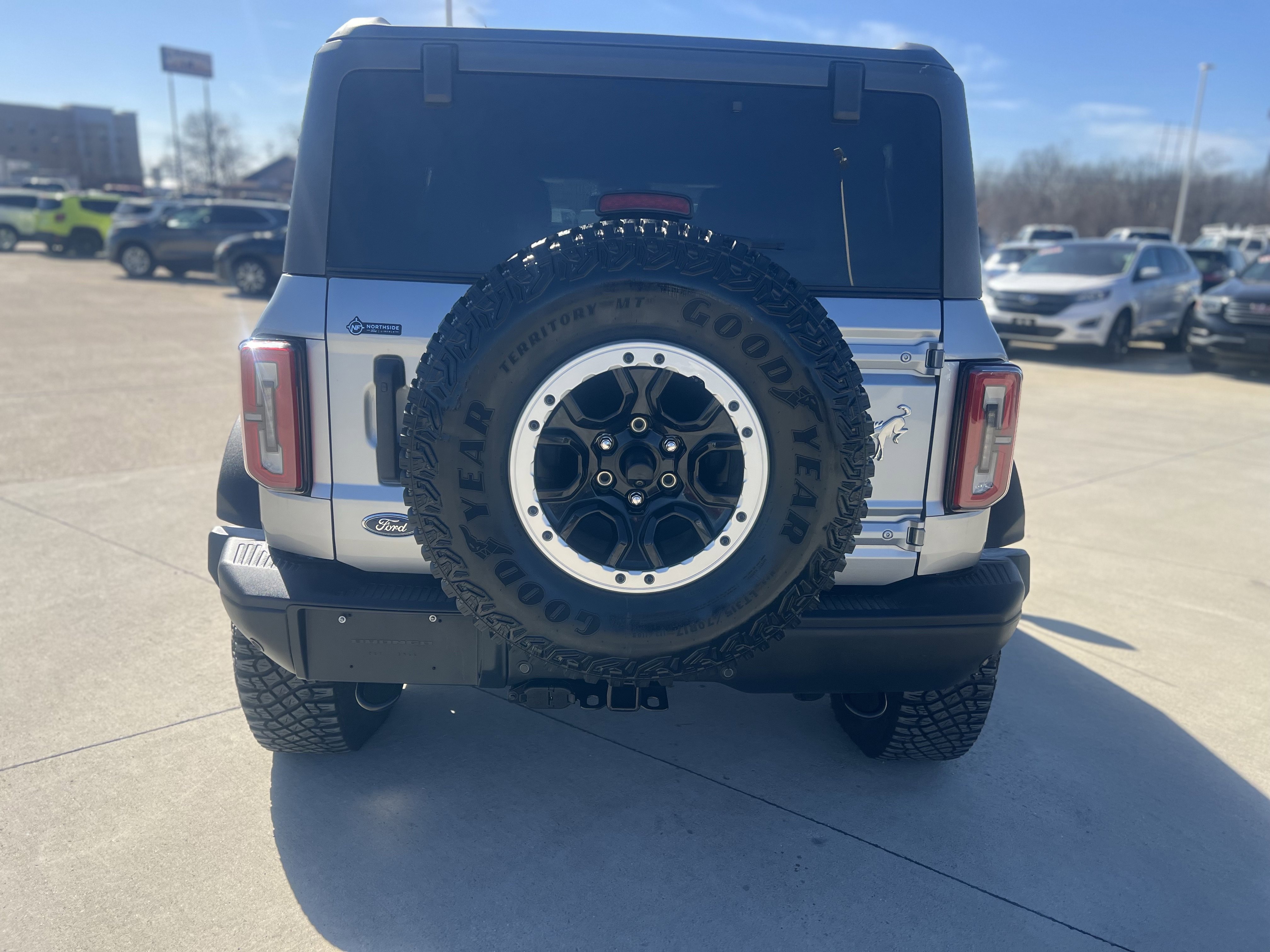 Used 2023 Ford Bronco Badlands w/ Sasquatch Package AWD/4WD image 6