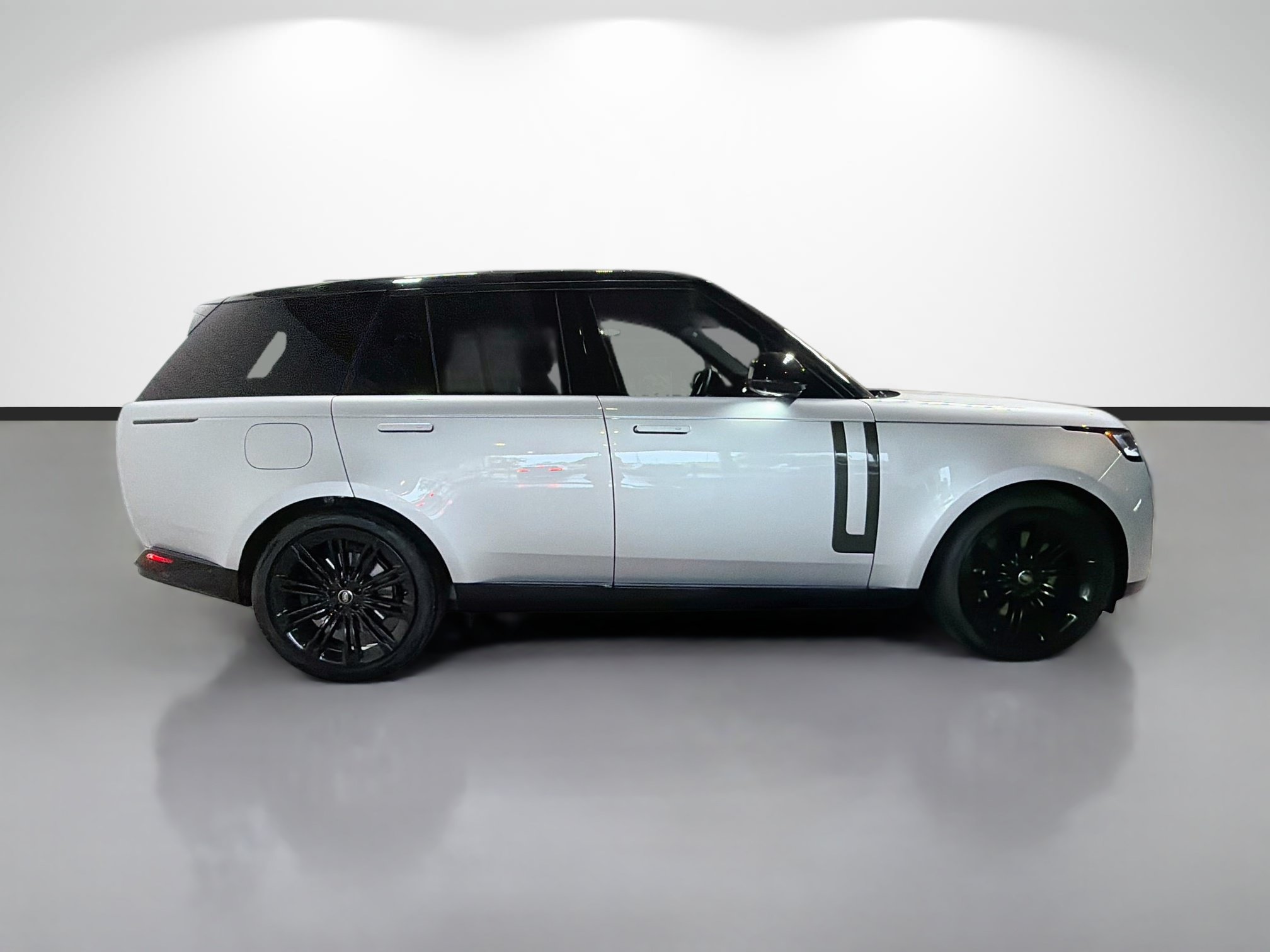 Certified 2025 Land Rover Range Rover SE AWD/4WD image 6