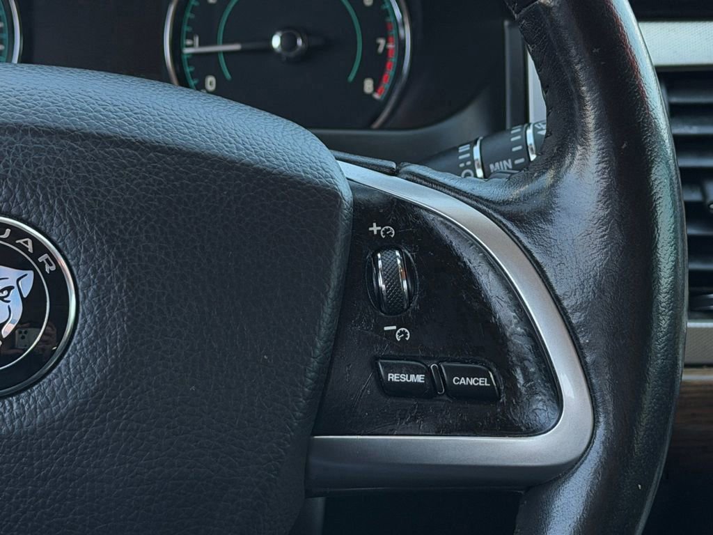 Used 2014 Jaguar XF 3.0 image 17