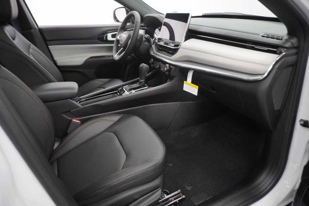 Certified 2024 Jeep Compass Limited w/ Sun and Sound Group image 45