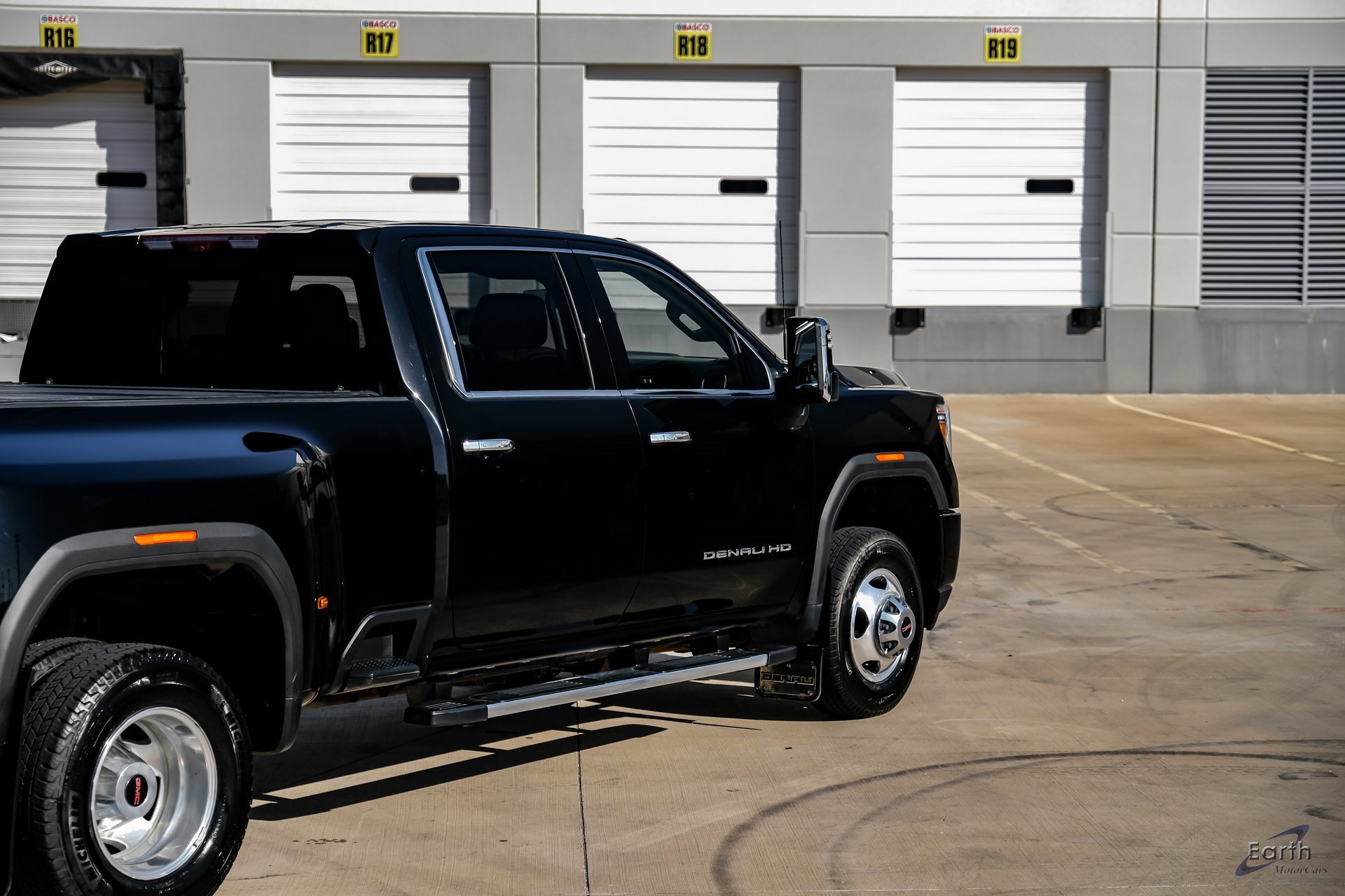 Used 2022 GMC Sierra 3500 Denali w/ Technology Package image 15