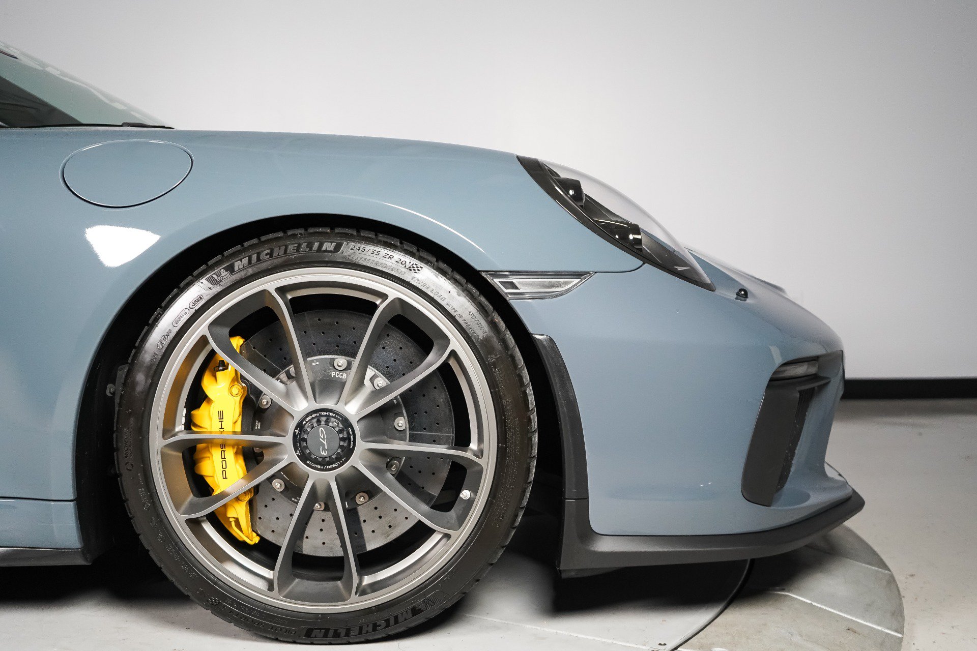 Used 2018 Porsche 911 GT3 RWD image 46