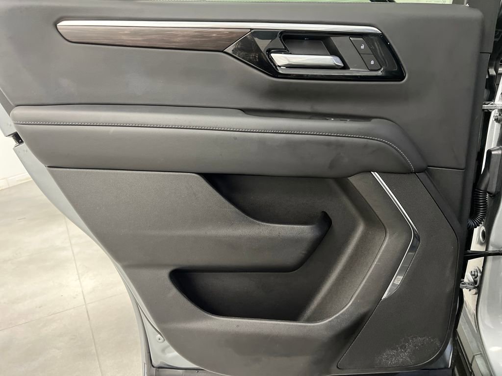 Used 2025 Chevrolet Tahoe LT image 15