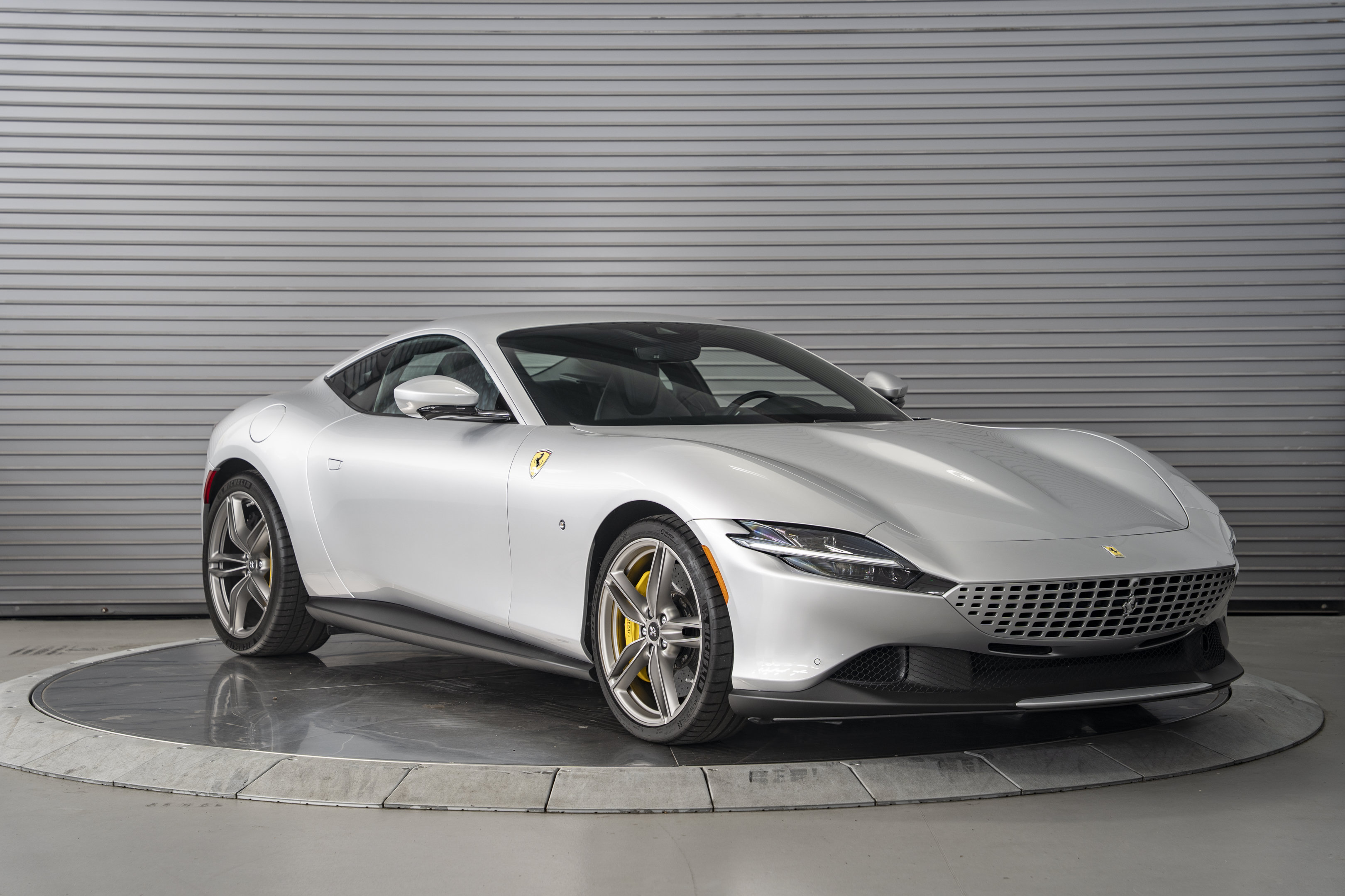 Used 2021 Ferrari Roma RWD image 7