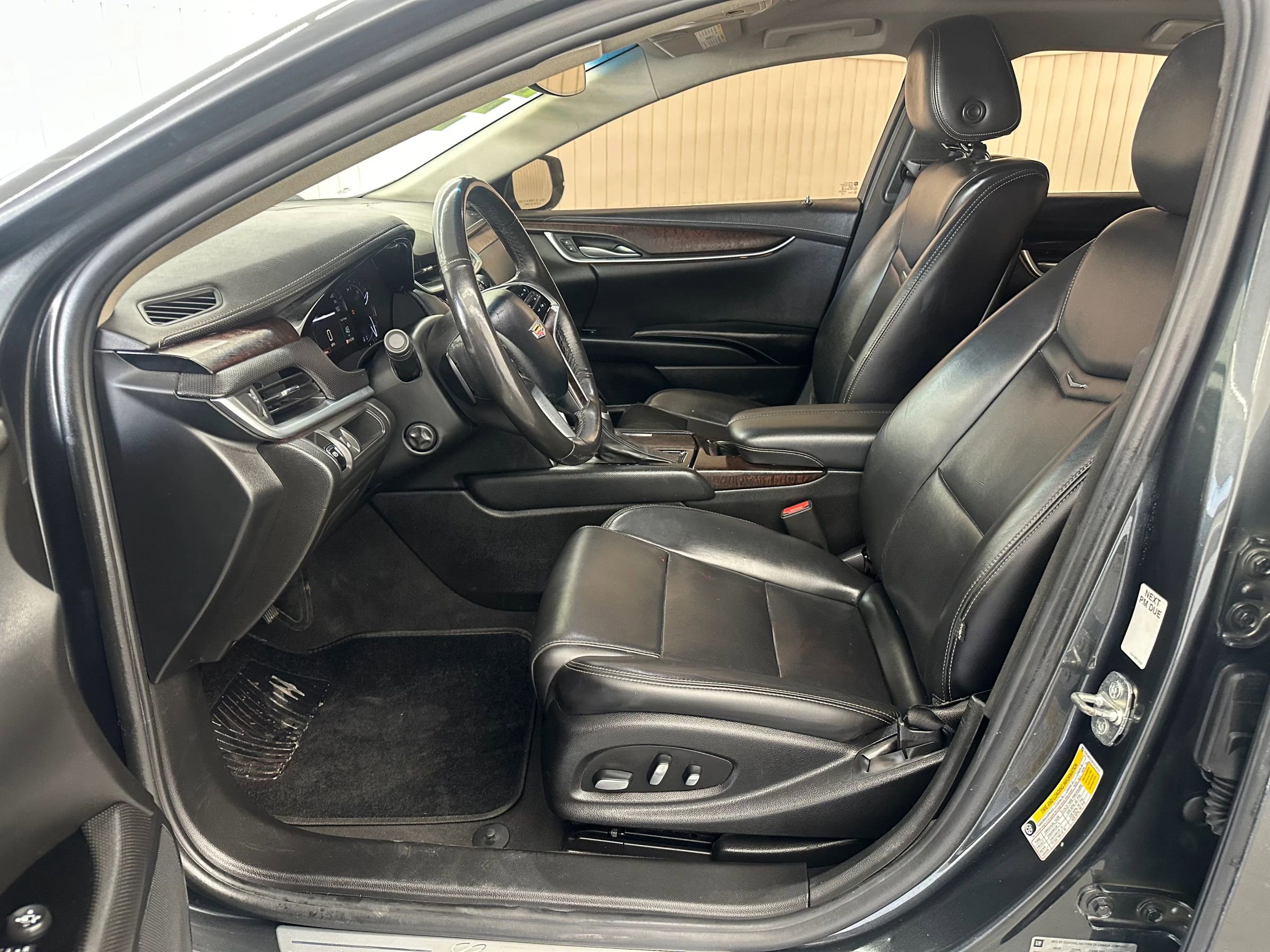 Used 2019 Cadillac XTS Luxury image 11
