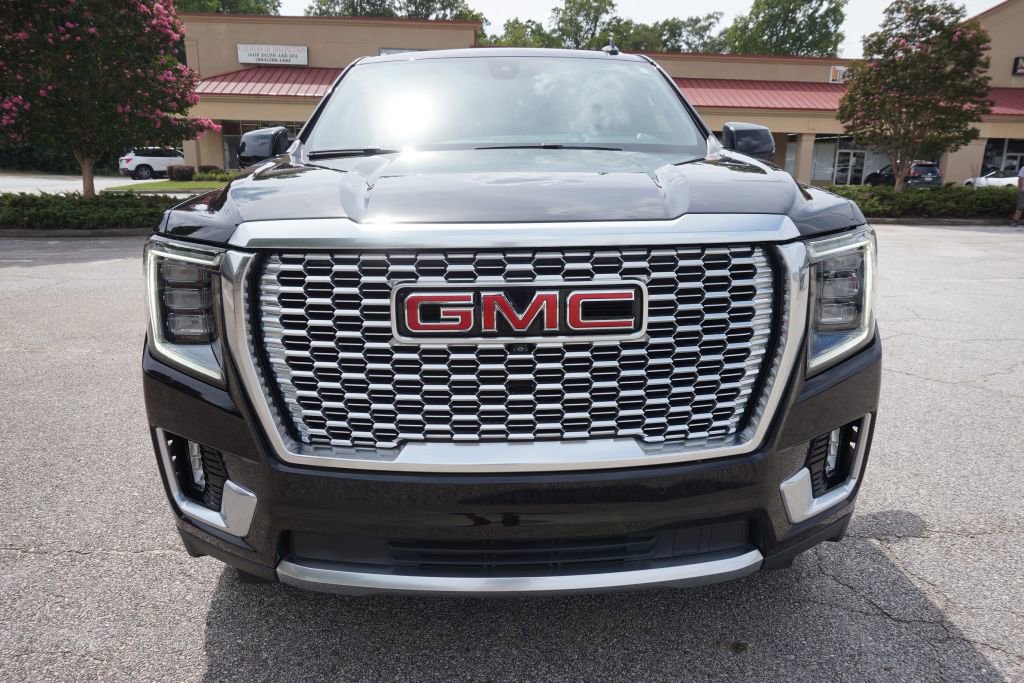 Used 2021 GMC Yukon Denali w/ Denali Premium Package image 4
