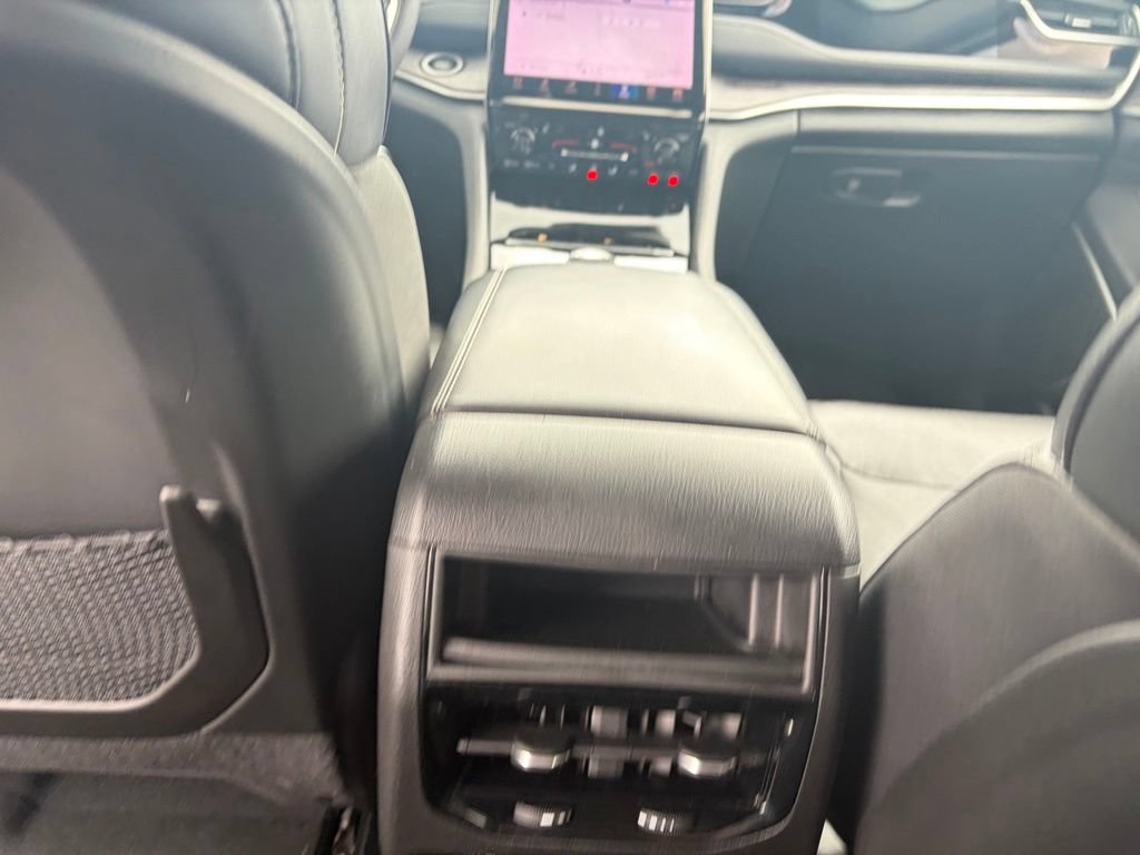 Used 2023 Jeep Grand Cherokee 4WD 4xe image 35