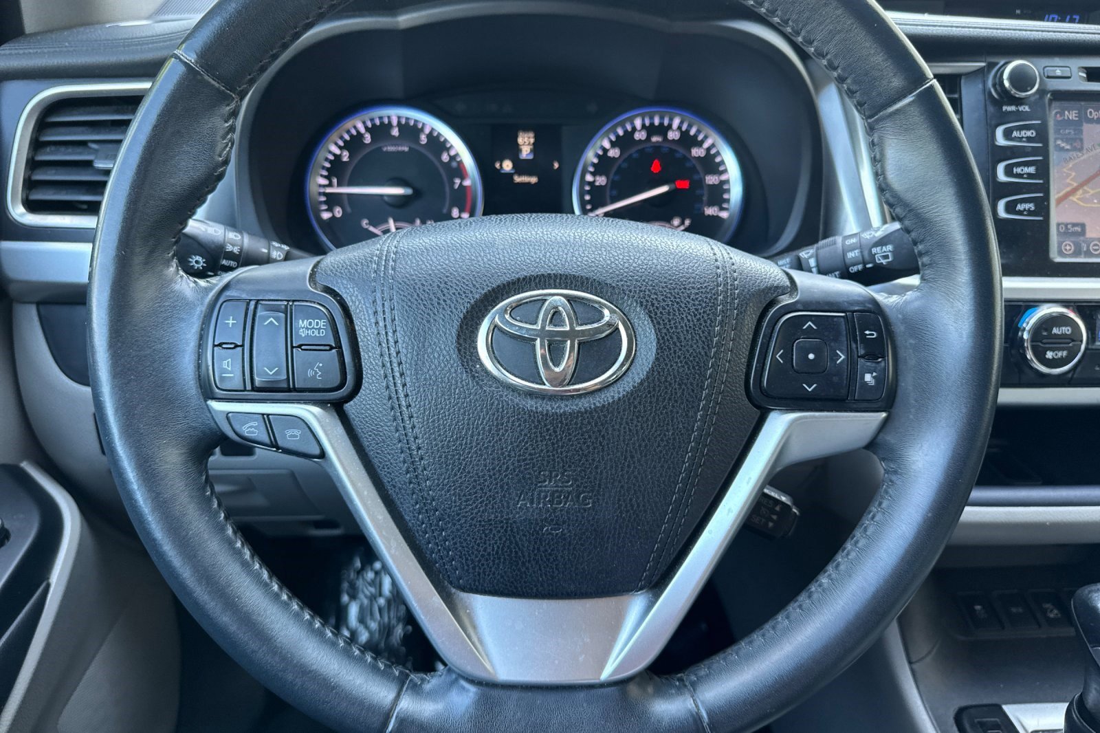 Used 2016 Toyota Highlander XLE AWD/4WD image 16