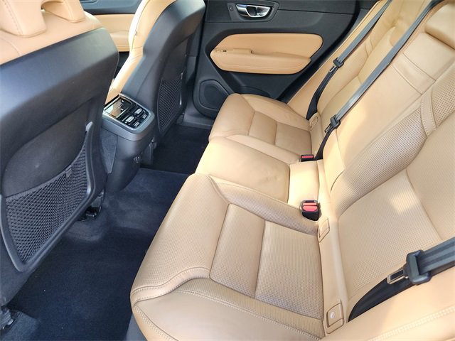 Used 2021 Volvo XC60 T5 Inscription w/ Advanced Package image 32