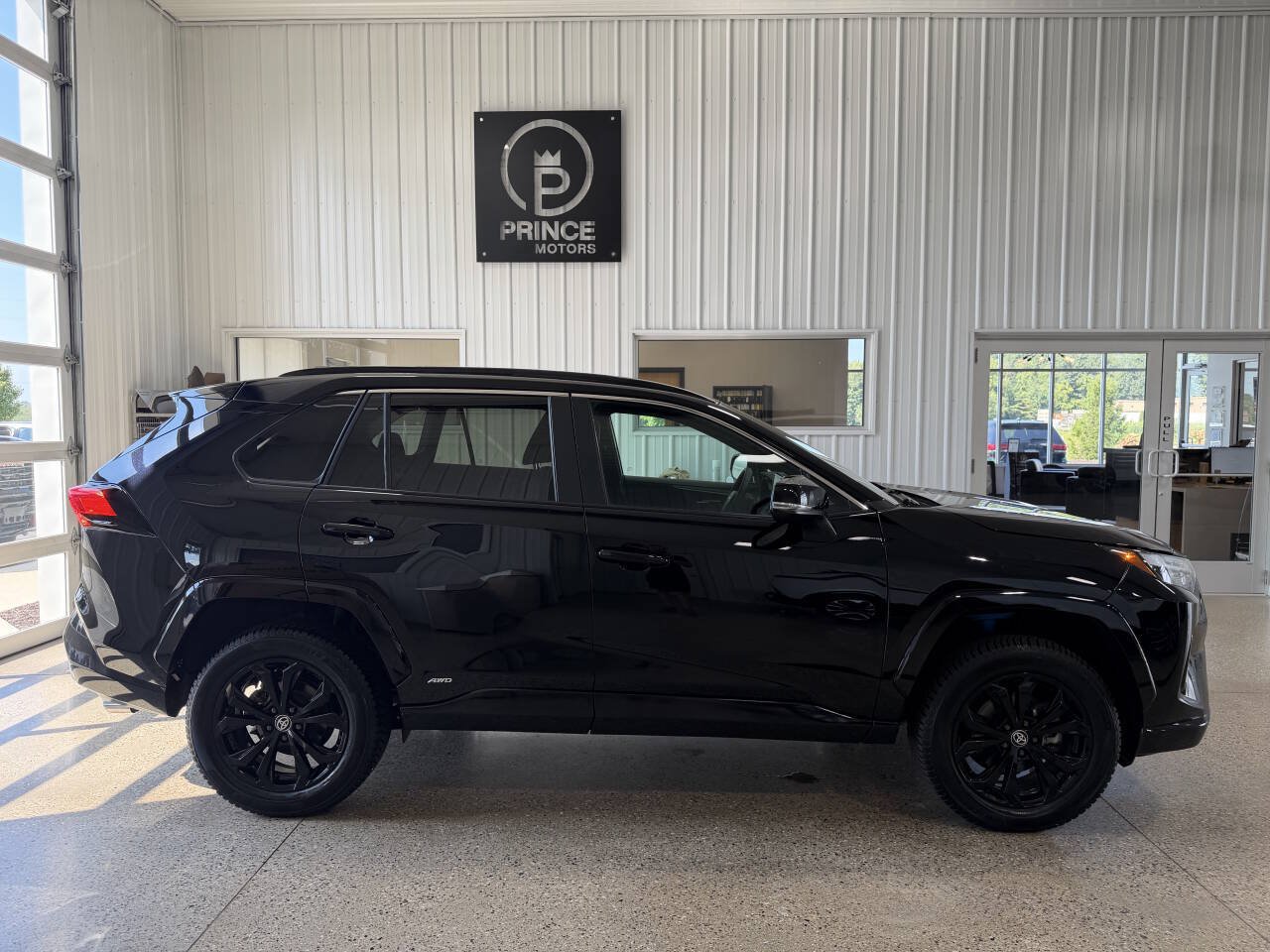 Used 2024 Toyota RAV4 SE AWD/4WD image 5