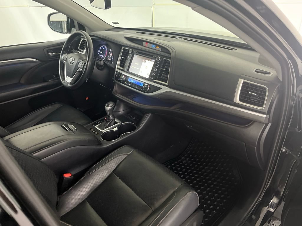 Used 2019 Toyota Highlander Limited AWD/4WD image 23