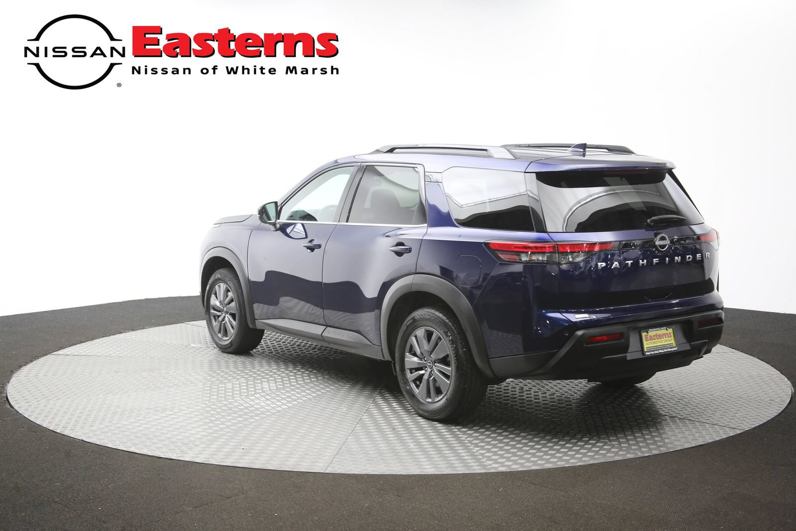 Used 2025 Nissan Pathfinder SV FWD image 63