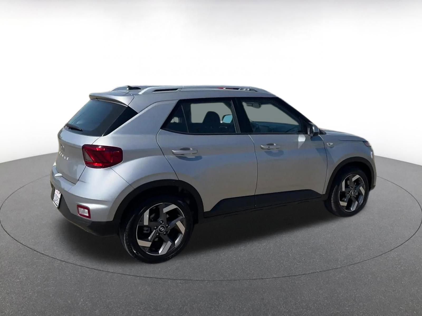 Used 2025 Hyundai Venue SEL image 14