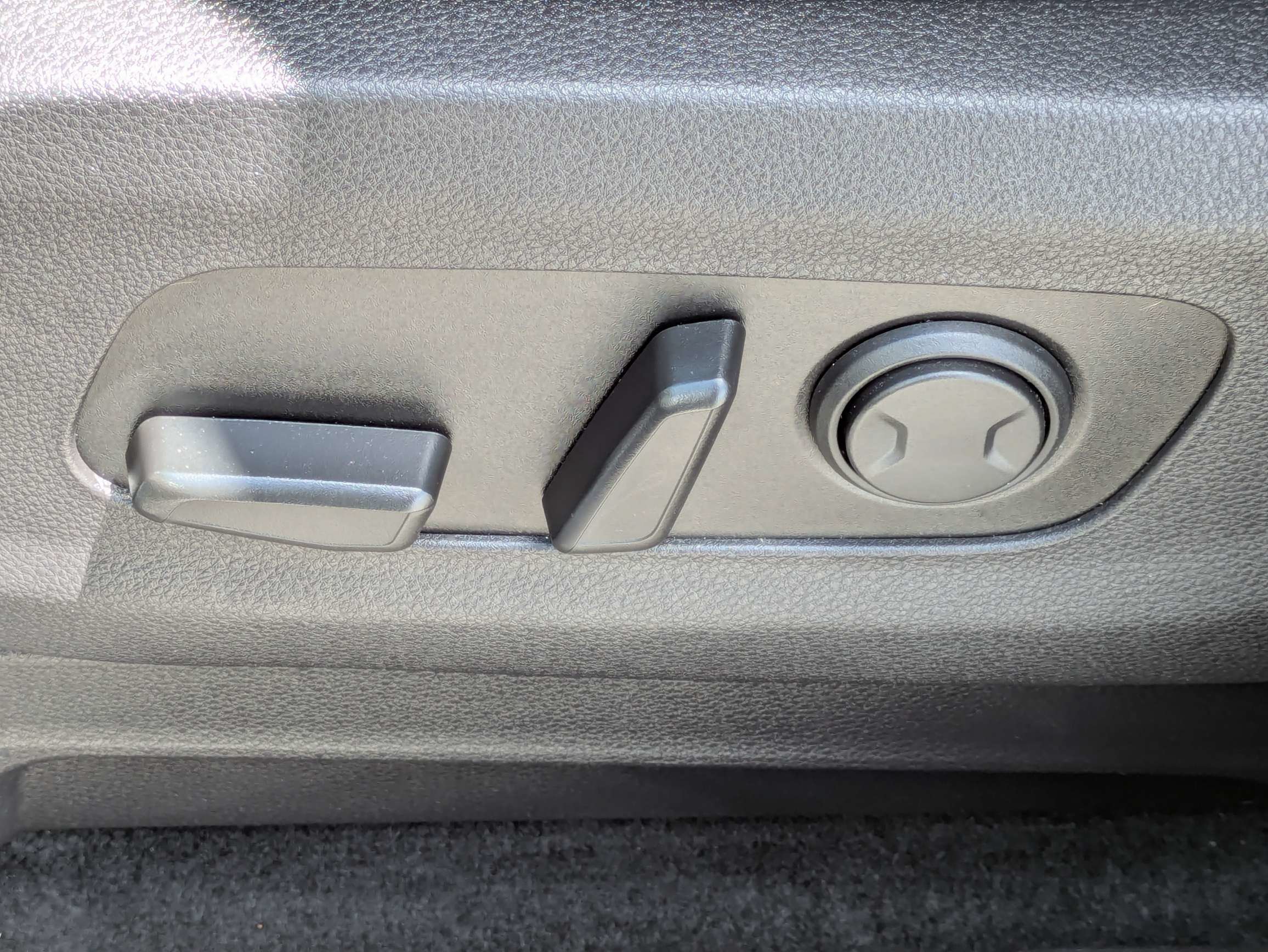 Certified 2024 Kia Carnival EX FWD image 24