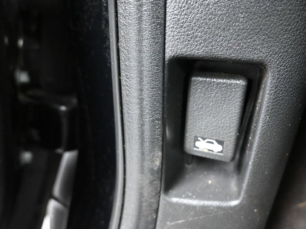 Used 2016 Honda Pilot Touring image 29